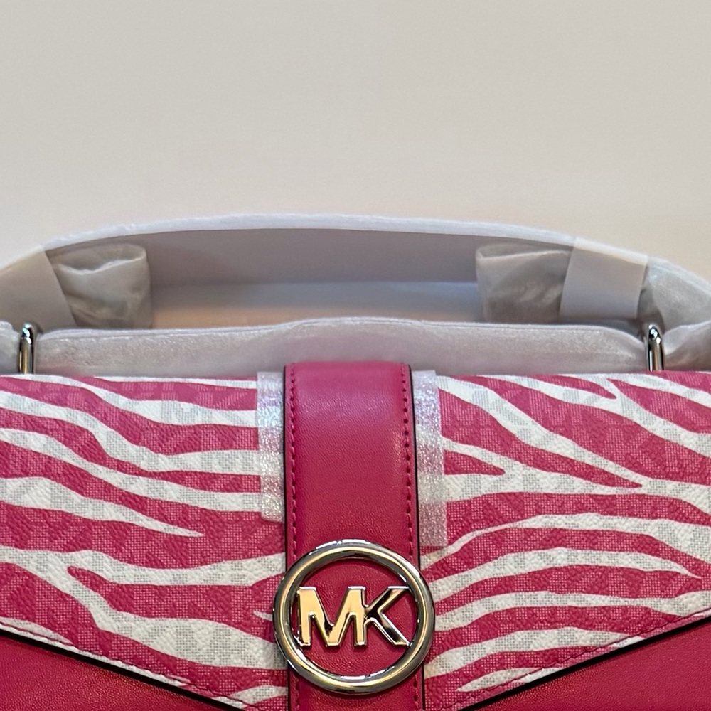 Dragonfruit
Michael Kors Greenwich Small Animal Print
Logo Crossbody - Picture 5 of 8